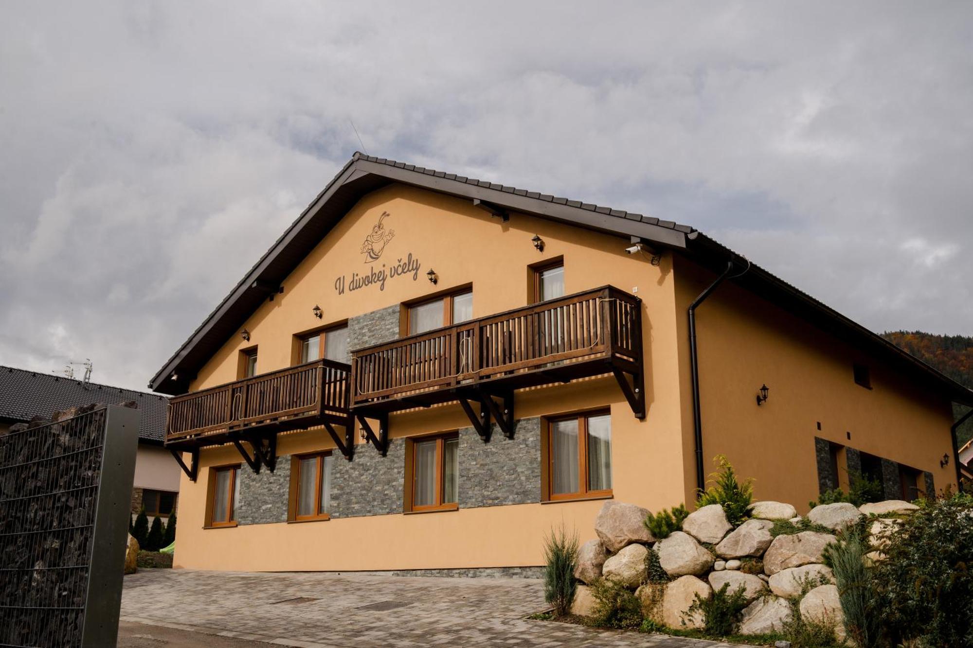 U Divokej Vcely Villa Ižipovce Dış mekan fotoğraf
